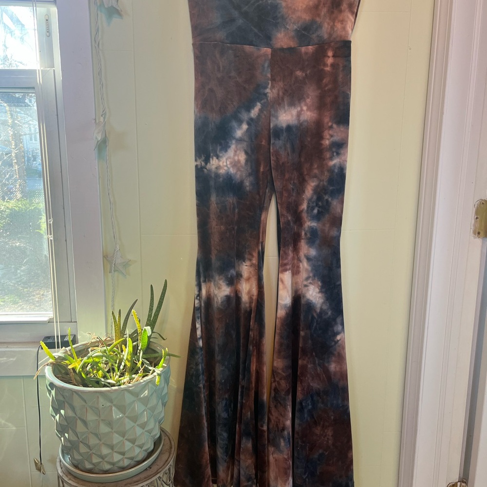 Stunning Tie-Dye Flared velvet bellbottoms